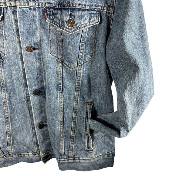 Levi’s Blue Wash Trucker Denim Jacket - Picture 7 of 8